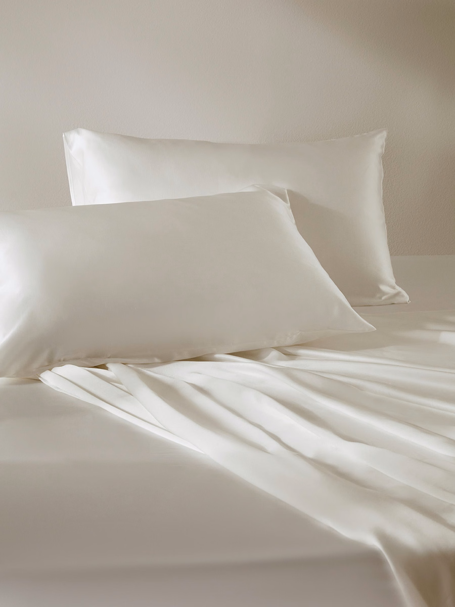 22 Momme Naadloze Zijde Bedset
