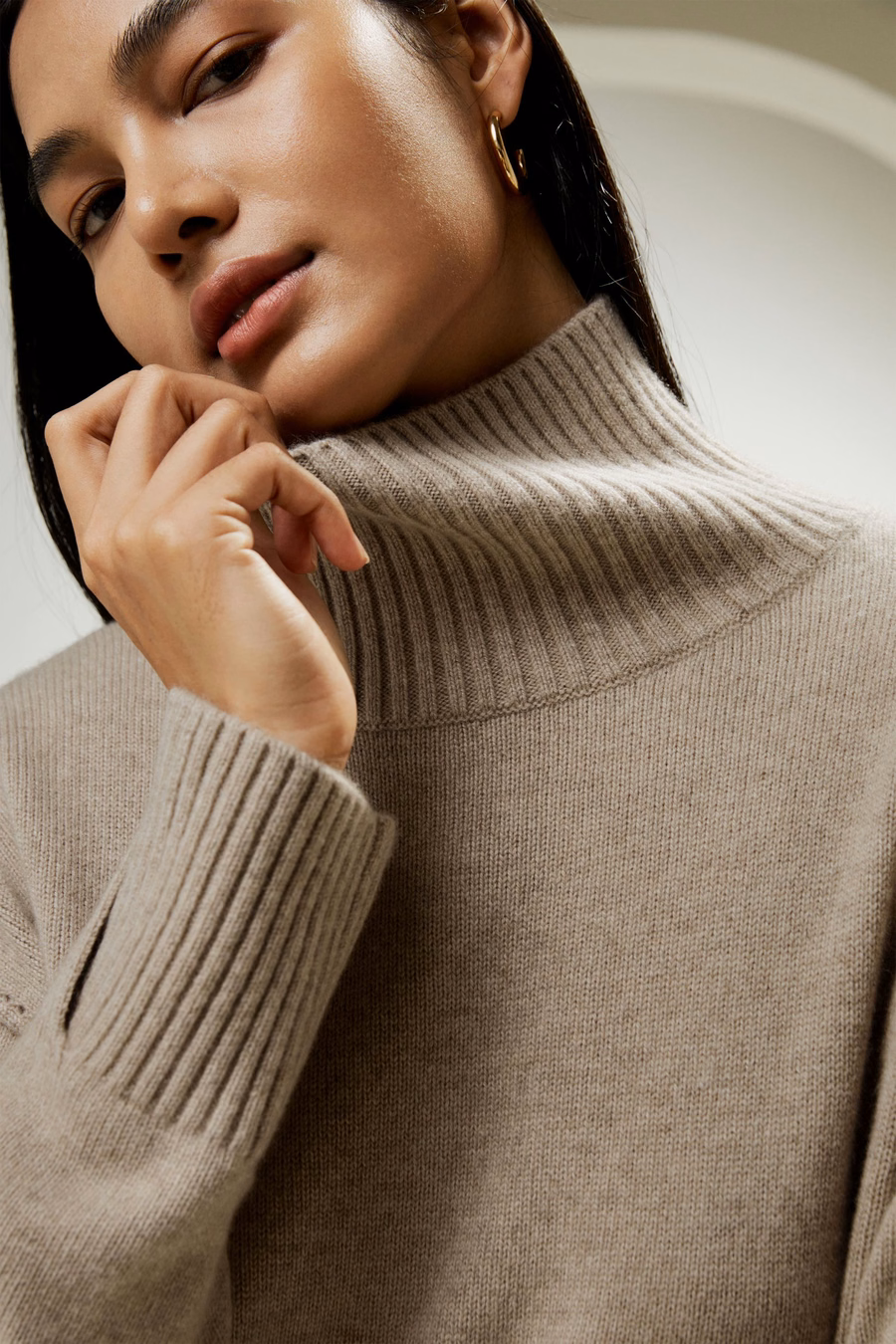 Turtleneck Relaxed-Fit Cashmere Sweater