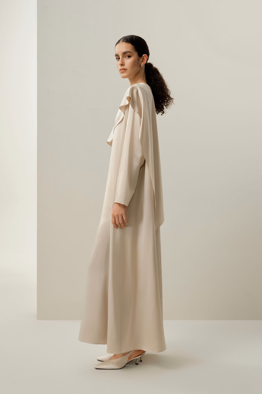 zijde charmeuse asymmetrische maxijurk