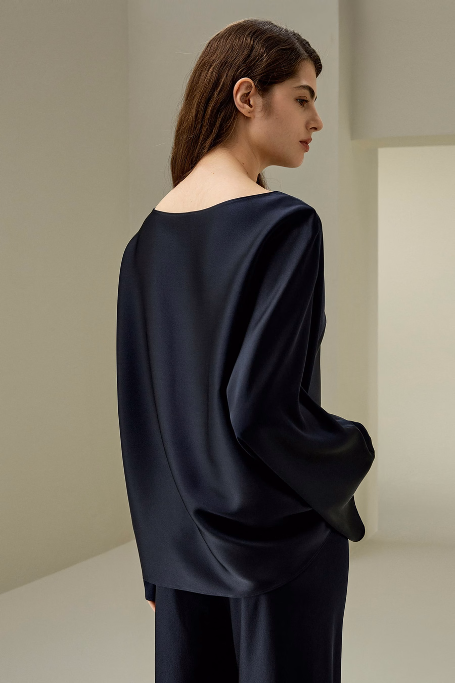 Zijden Charmeuse Crewneck Blouse