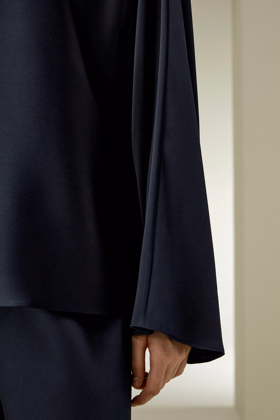 Zijden Charmeuse Crewneck Blouse