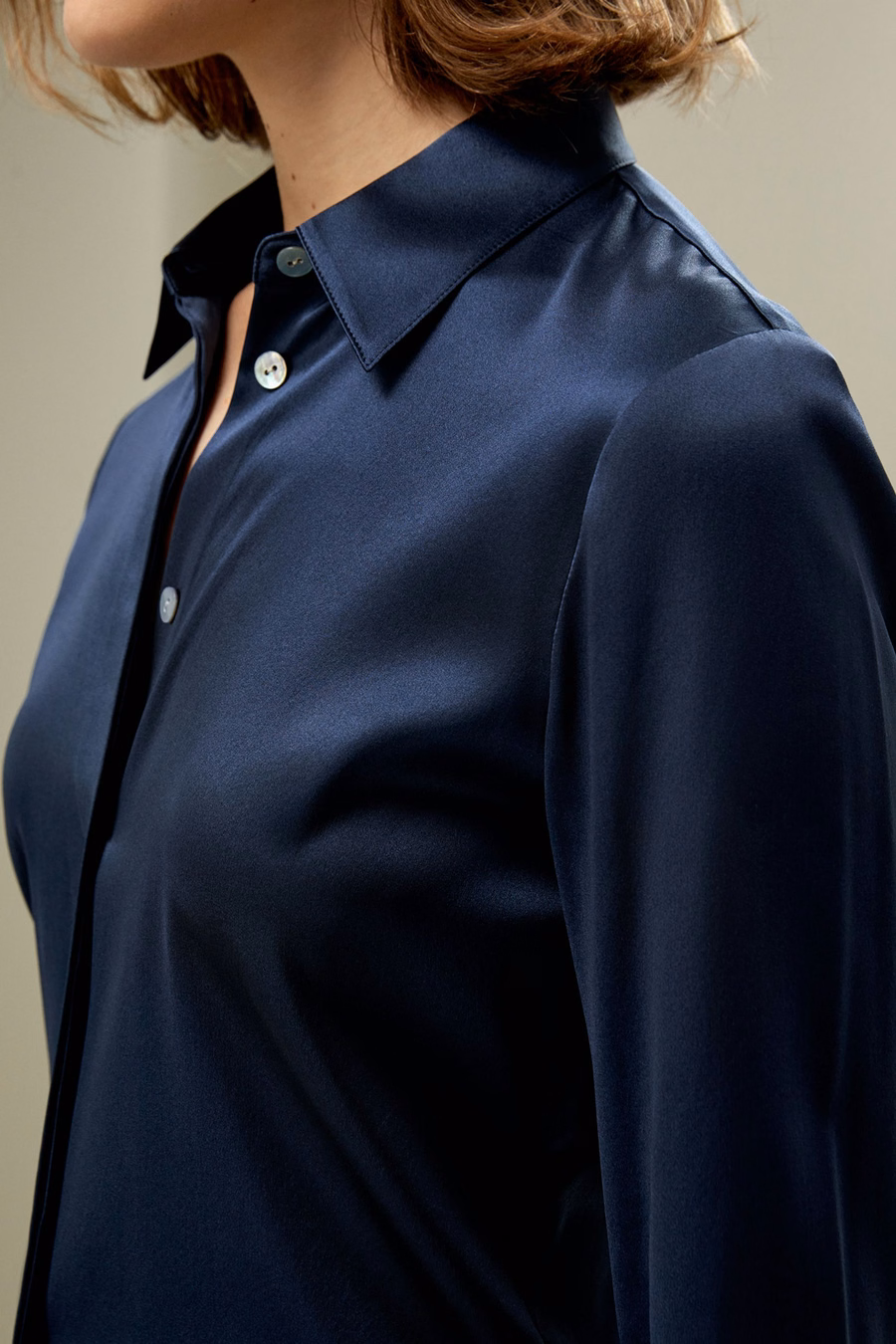 Elegante Silhouet Zijde Shirt
