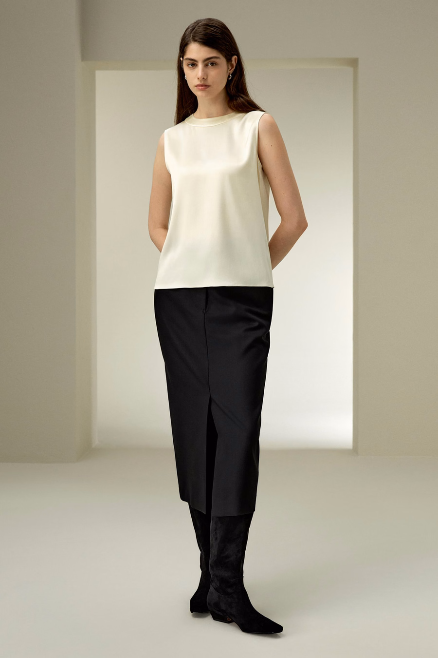 Sleeveless round neck silk top