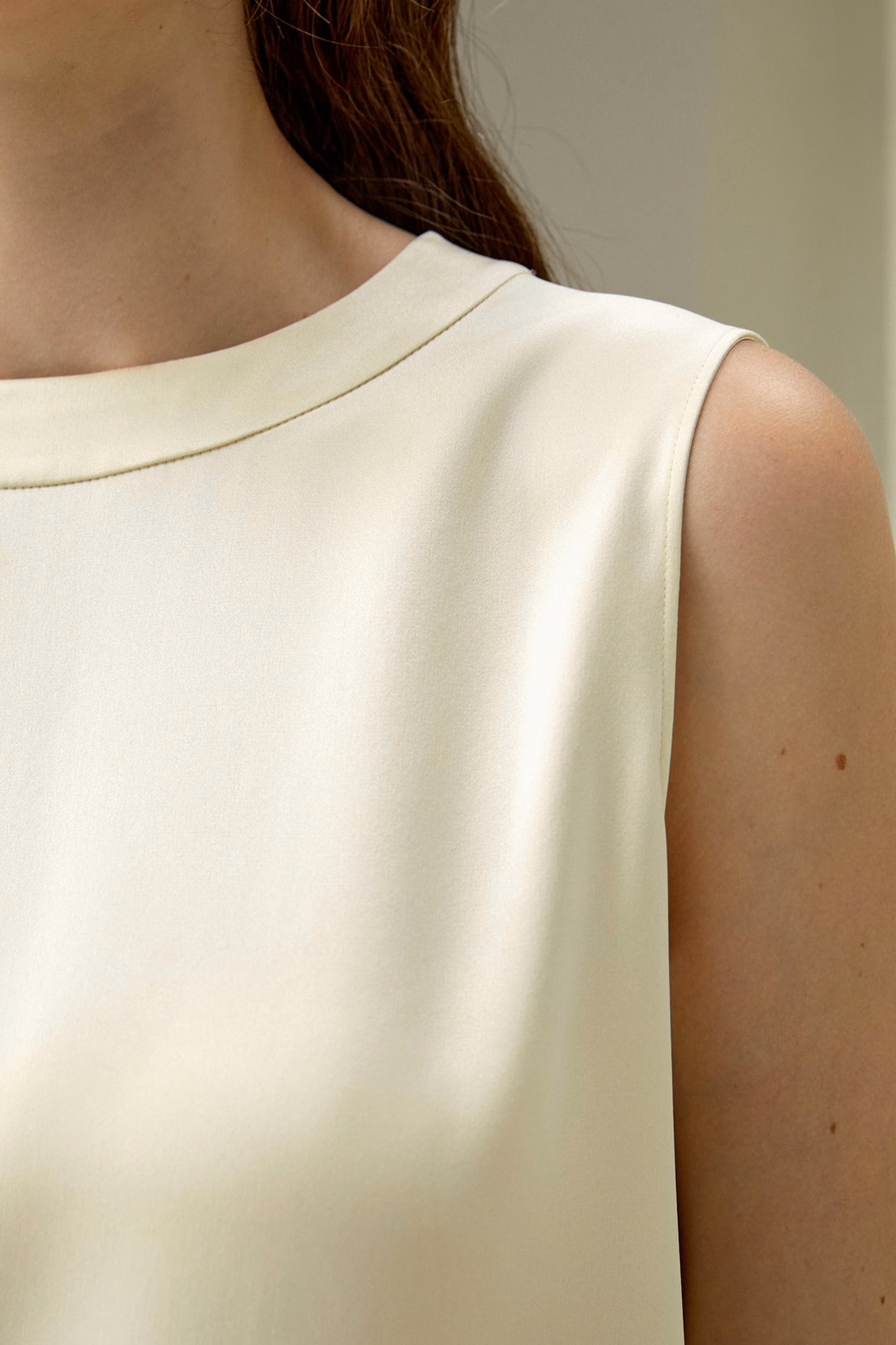 Sleeveless round neck silk top
