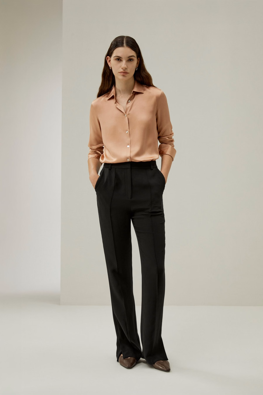 Minimalistische Placket Zijde Blouse met Schelp Knopen