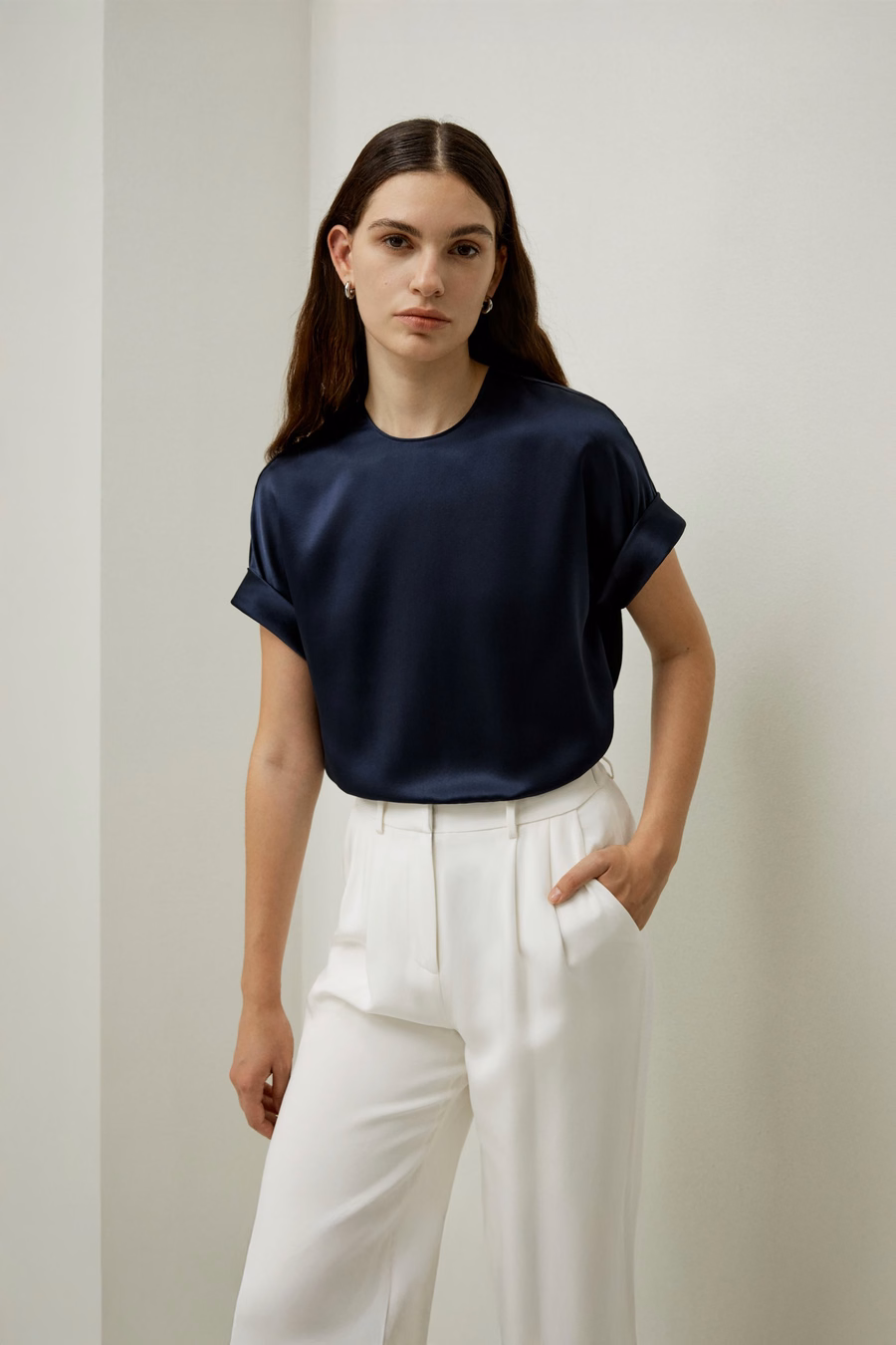 Oblique mouwen ronde hals zijde T-shirt
