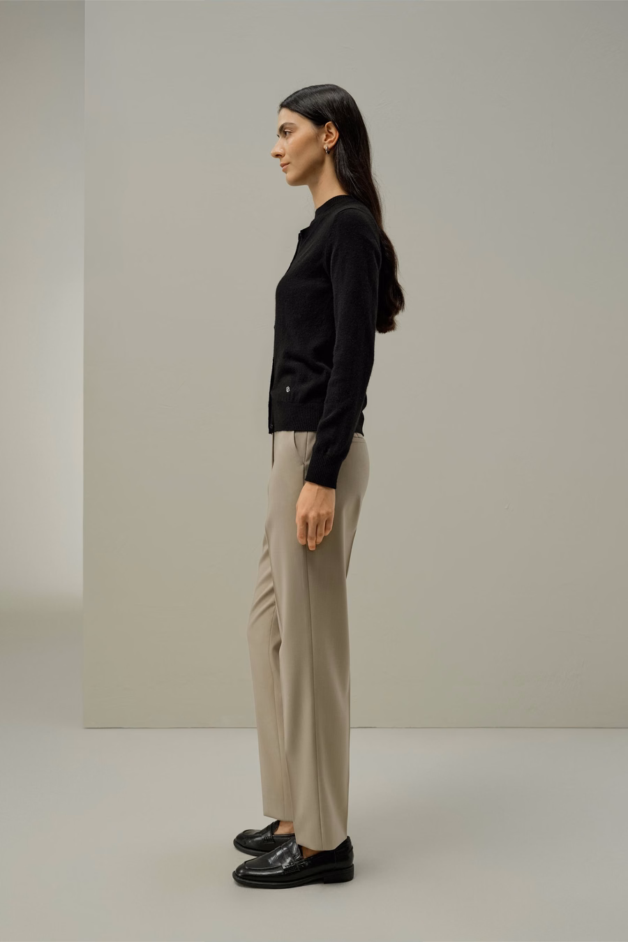Cashmere Fitted Crew Neck Cardigan