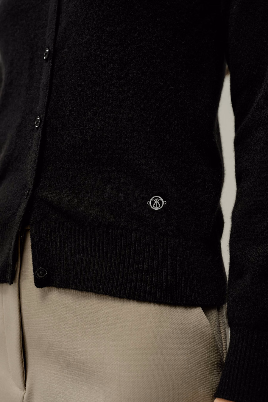 Cashmere Fitted Crew Neck Cardigan