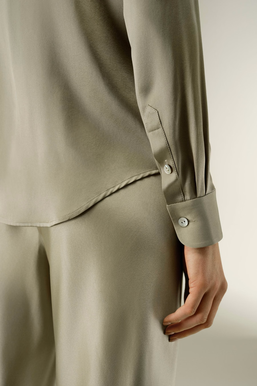 Tijdloze Zijde Charmeuse Shirt