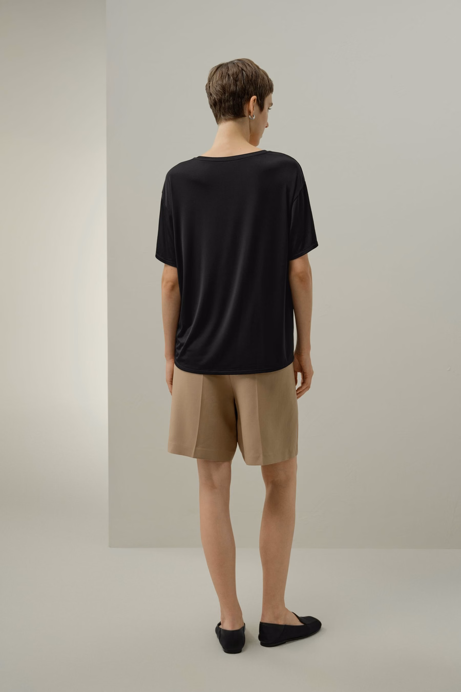 Silk Breeze Jersey Basic V-neck T-shirt