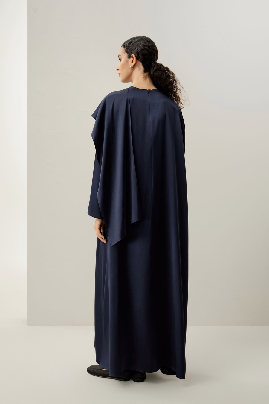 zijde charmeuse asymmetrische maxijurk