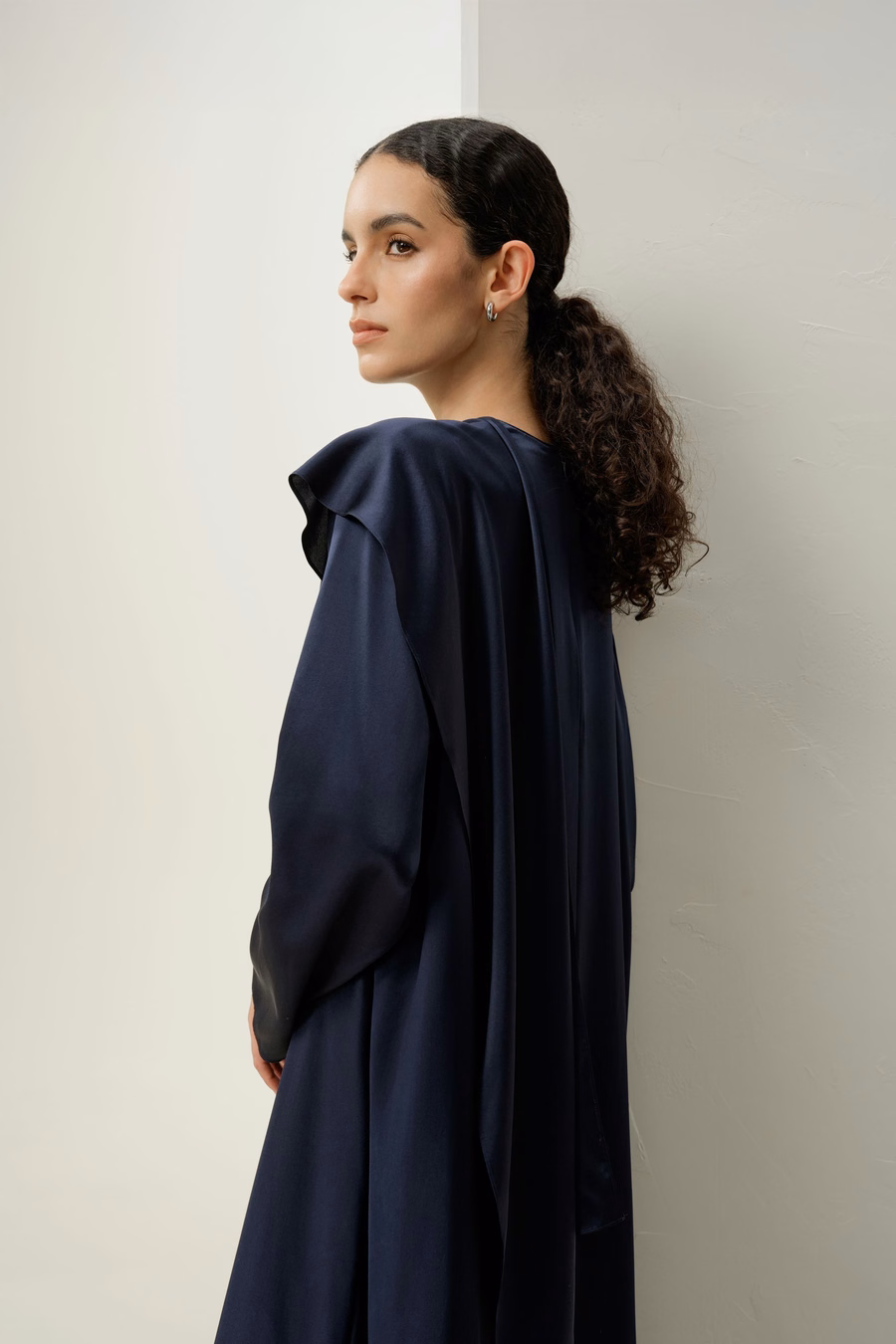zijde charmeuse asymmetrische maxijurk