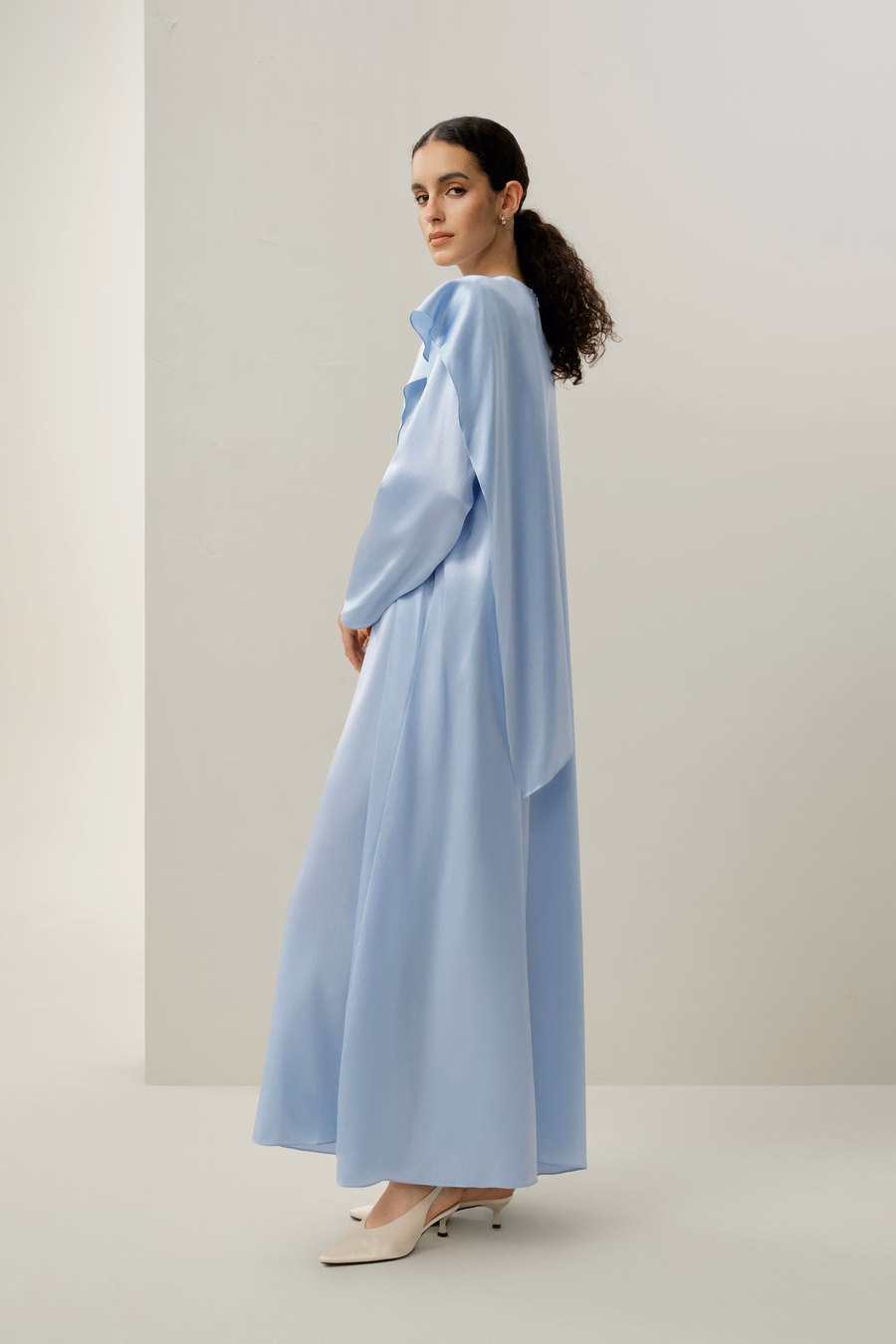 zijde charmeuse asymmetrische maxijurk
