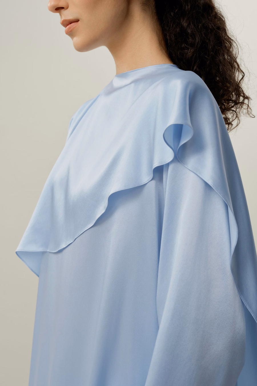 zijde charmeuse asymmetrische maxijurk