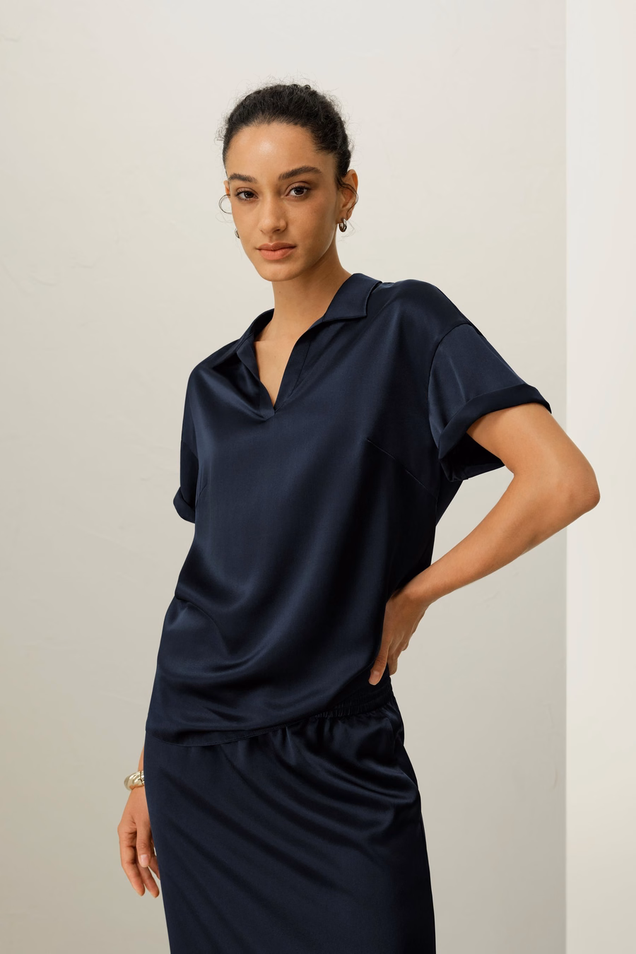Wasbare zijde charmeuse polo top