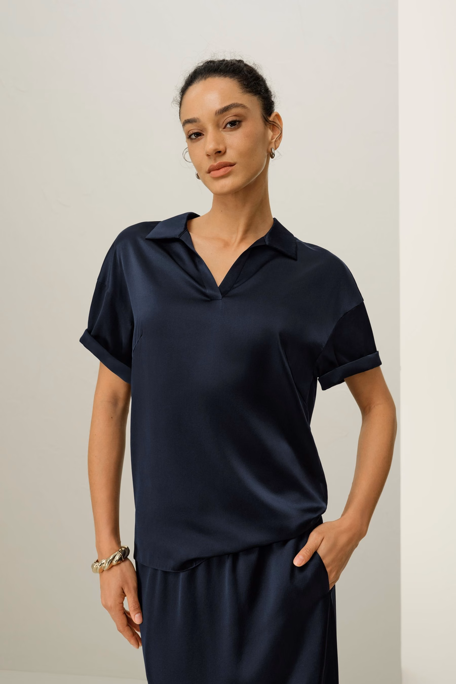 Wasbare zijde charmeuse polo top