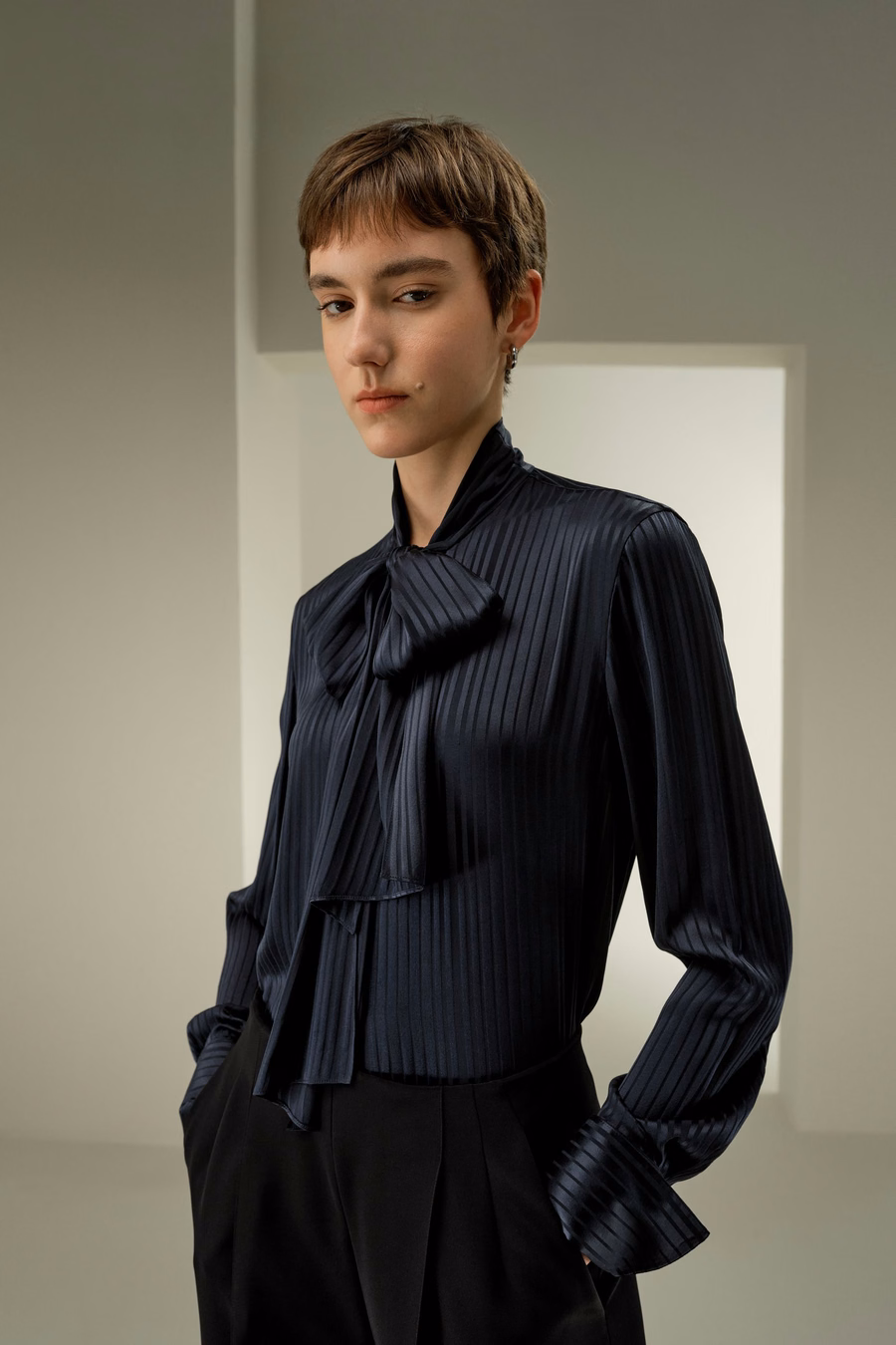 Seidenblouse met een afneembare strik