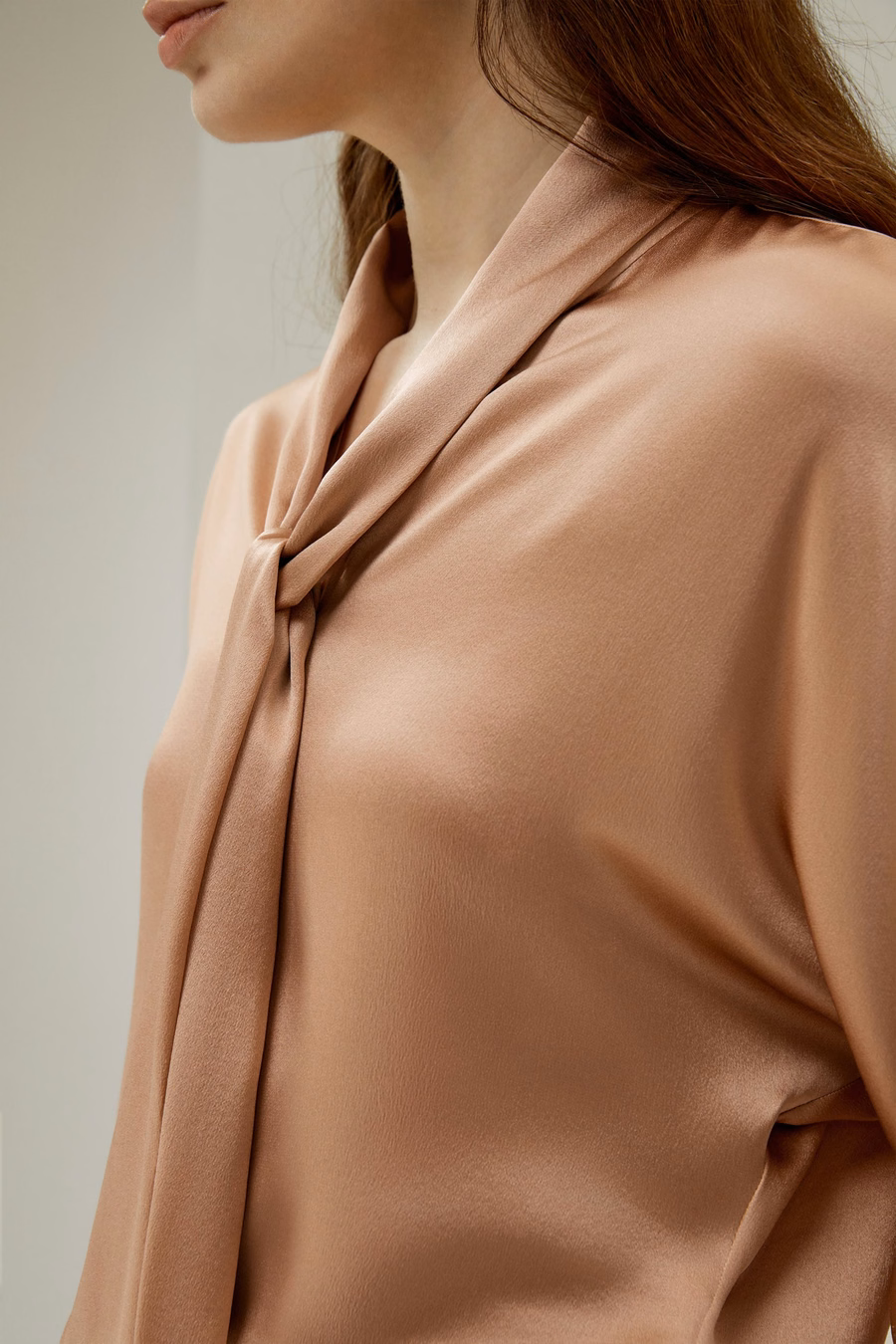 Bat Sleeve Zijde Top met Verstelbare Halsband