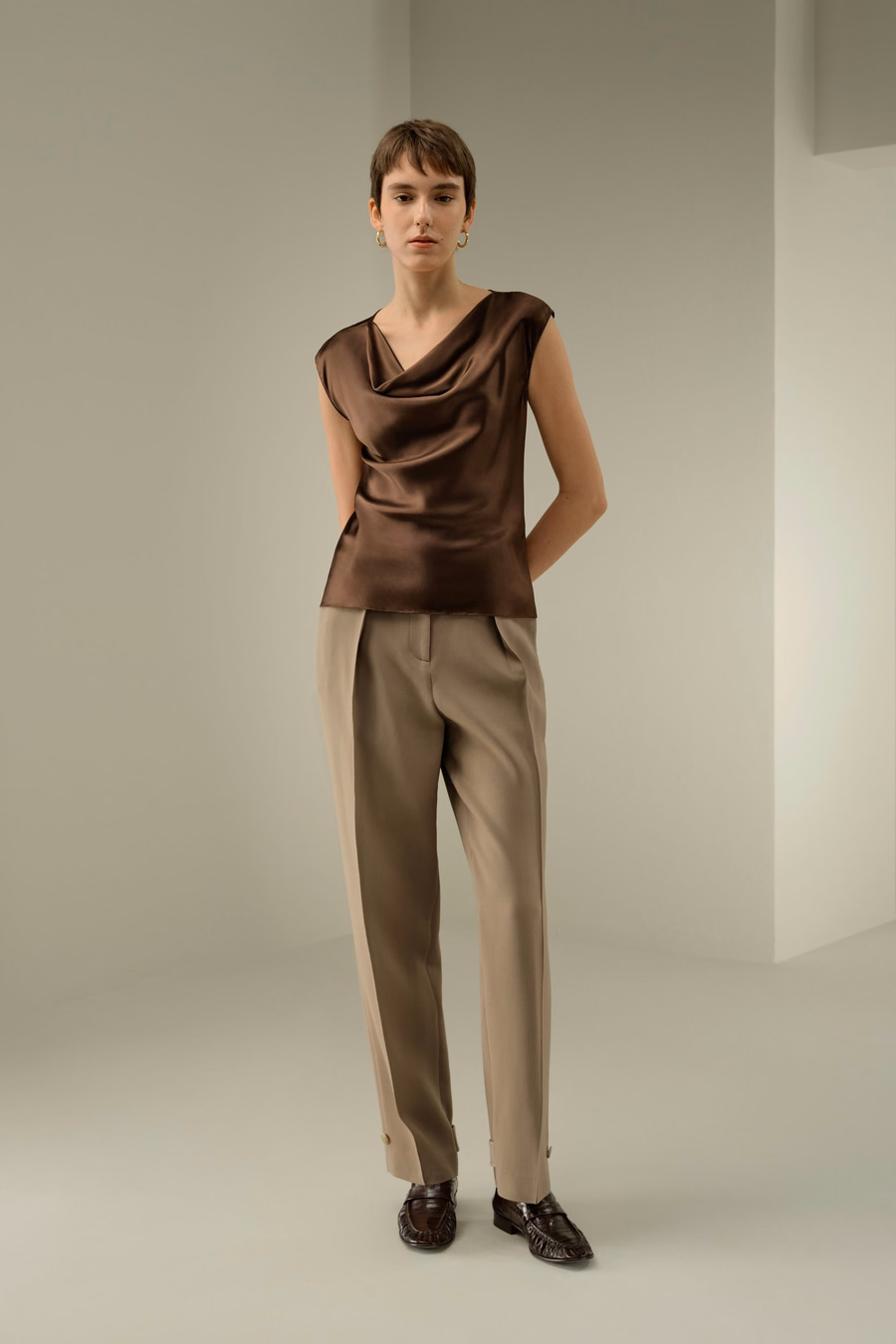 Mouwloze Cowl Nek Slim Fit Top