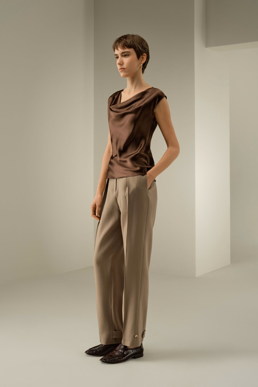 Mouwloze Cowl Nek Slim Fit Top