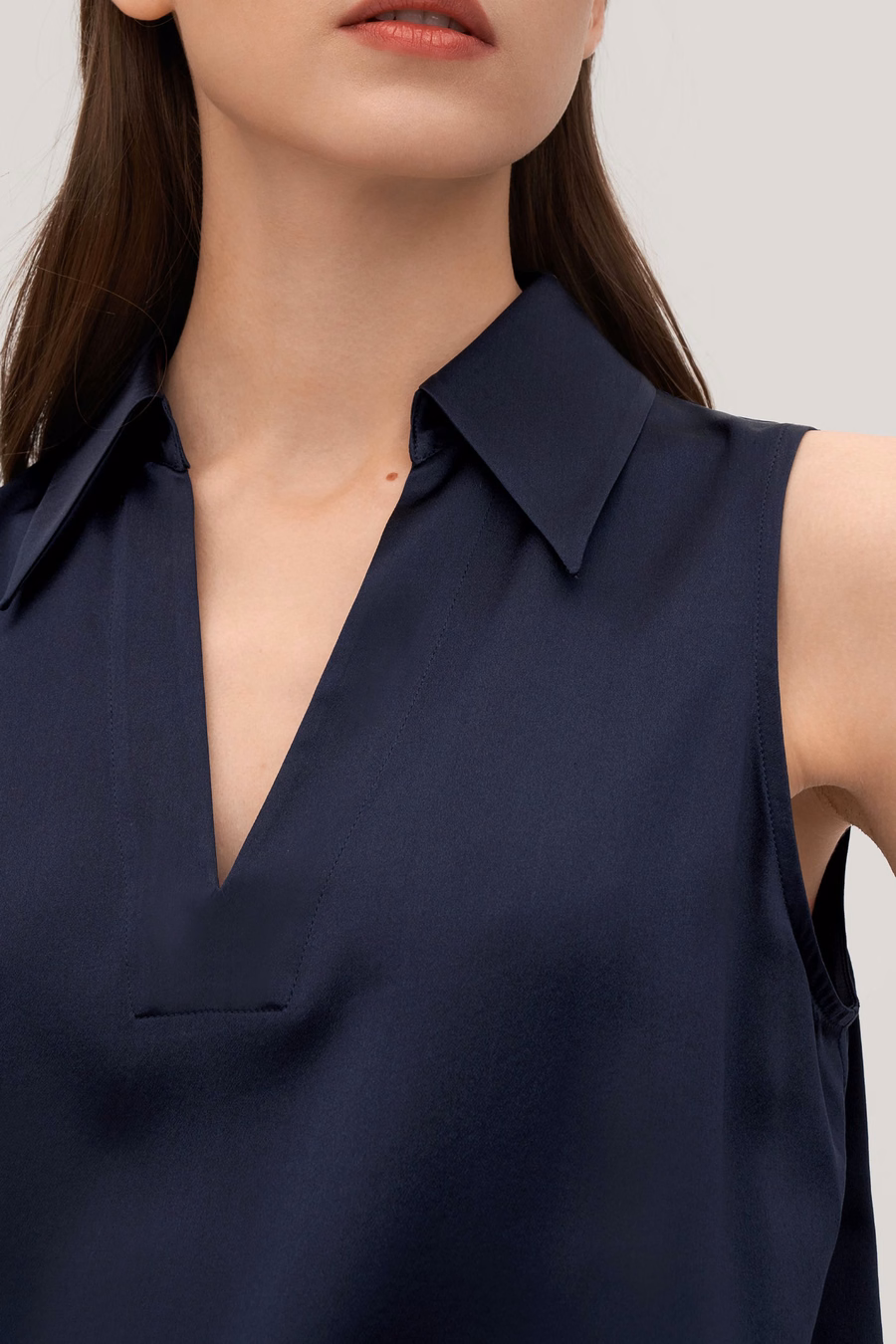 V-hals mouwloze zijden paarse blouse voor dames