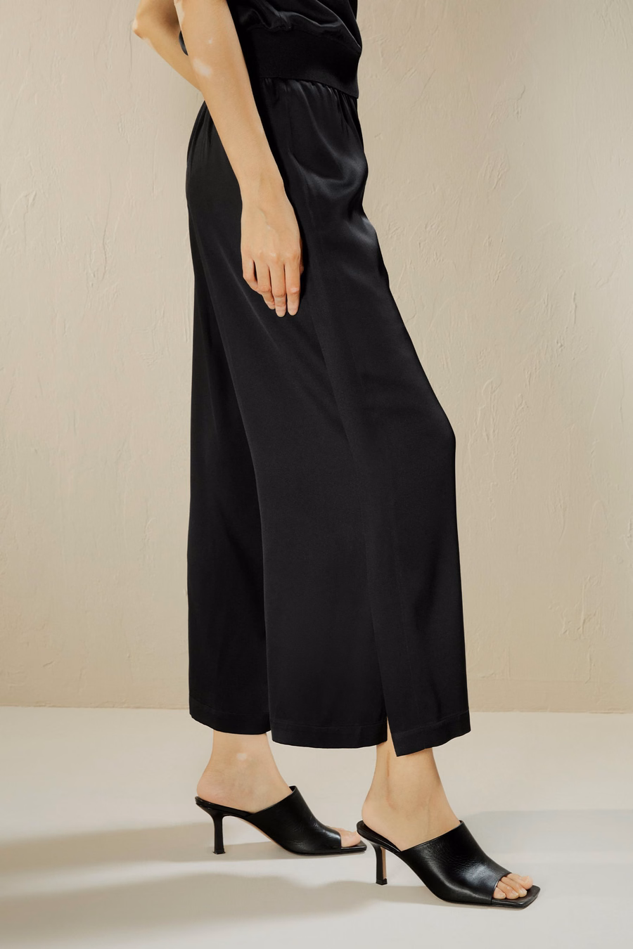 Wijde been cropped zijden broek