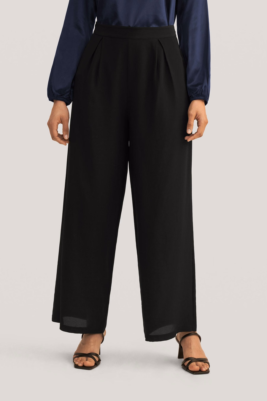 Smooth Silk Wide Leg Cropped Pants