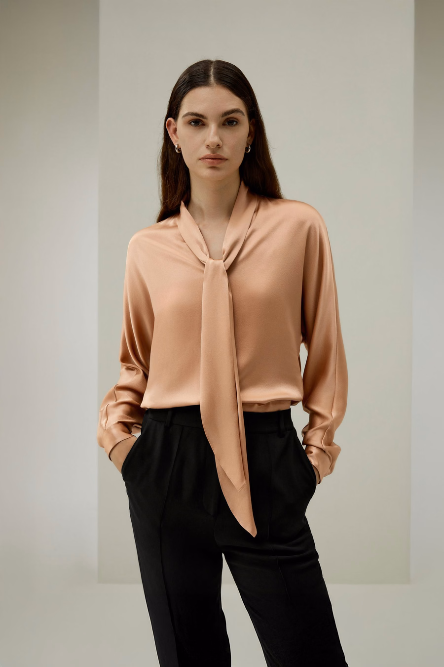 Bat Sleeve Zijde Top met Verstelbare Halsband