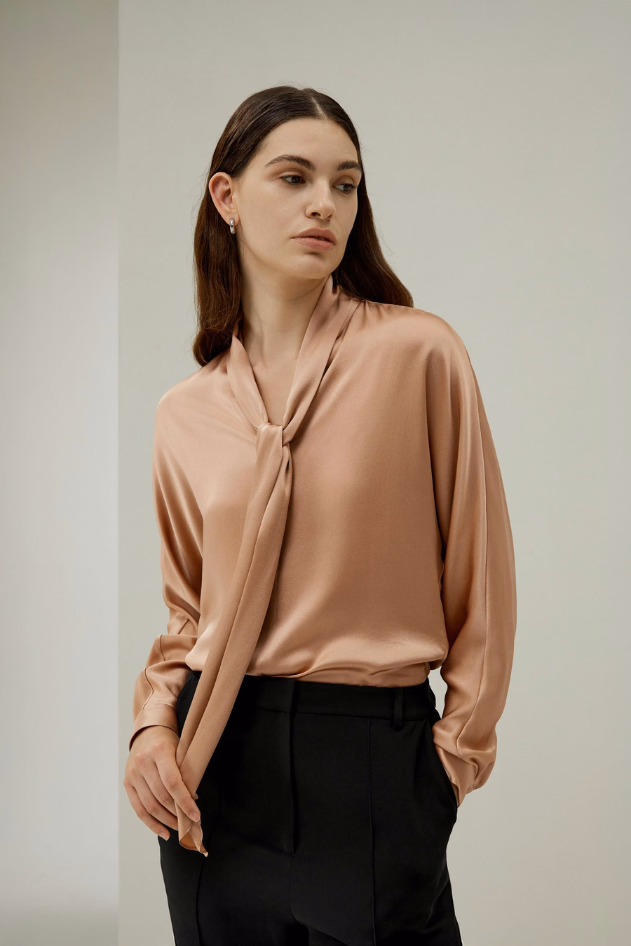 Bat Sleeve Zijde Top met Verstelbare Halsband
