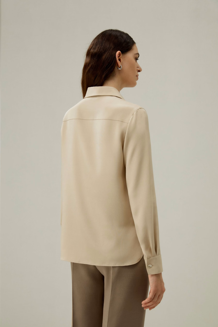 Gracieuze Knop-Up Zijde Blouse