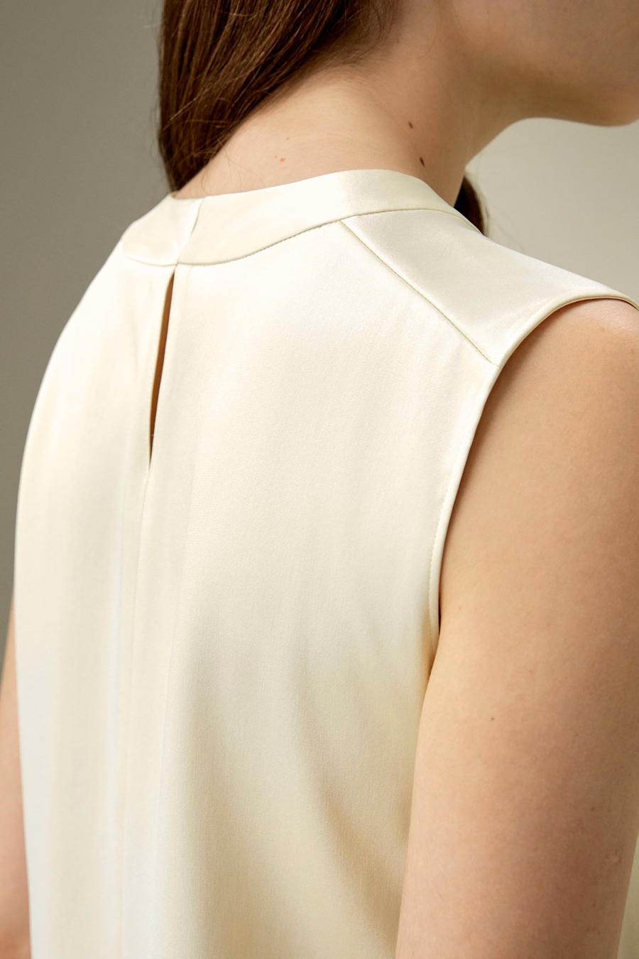 Sleeveless round neck silk top