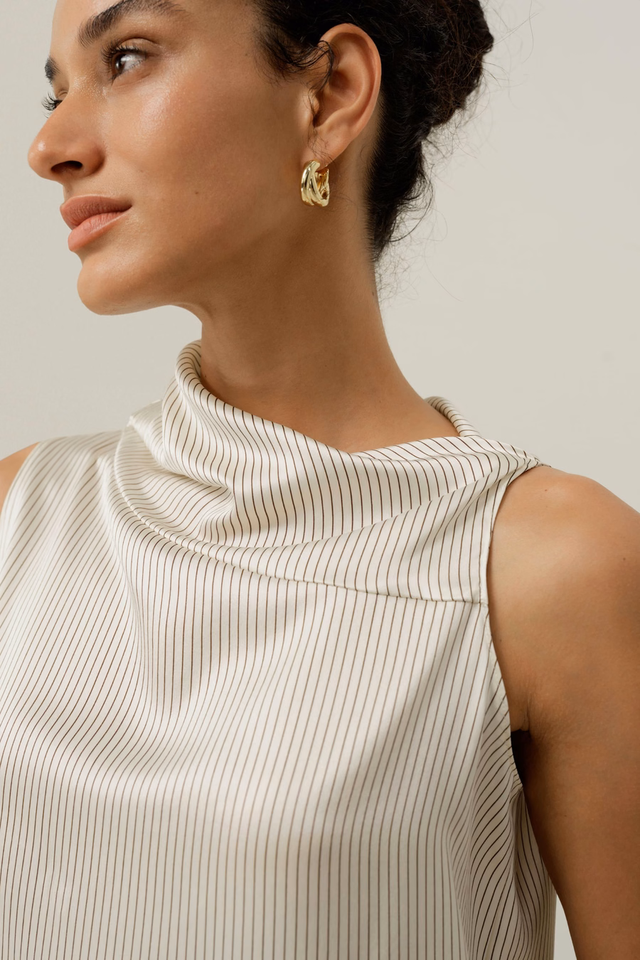 Asymmetrische Zijden Charmeuse Mouwloze Top