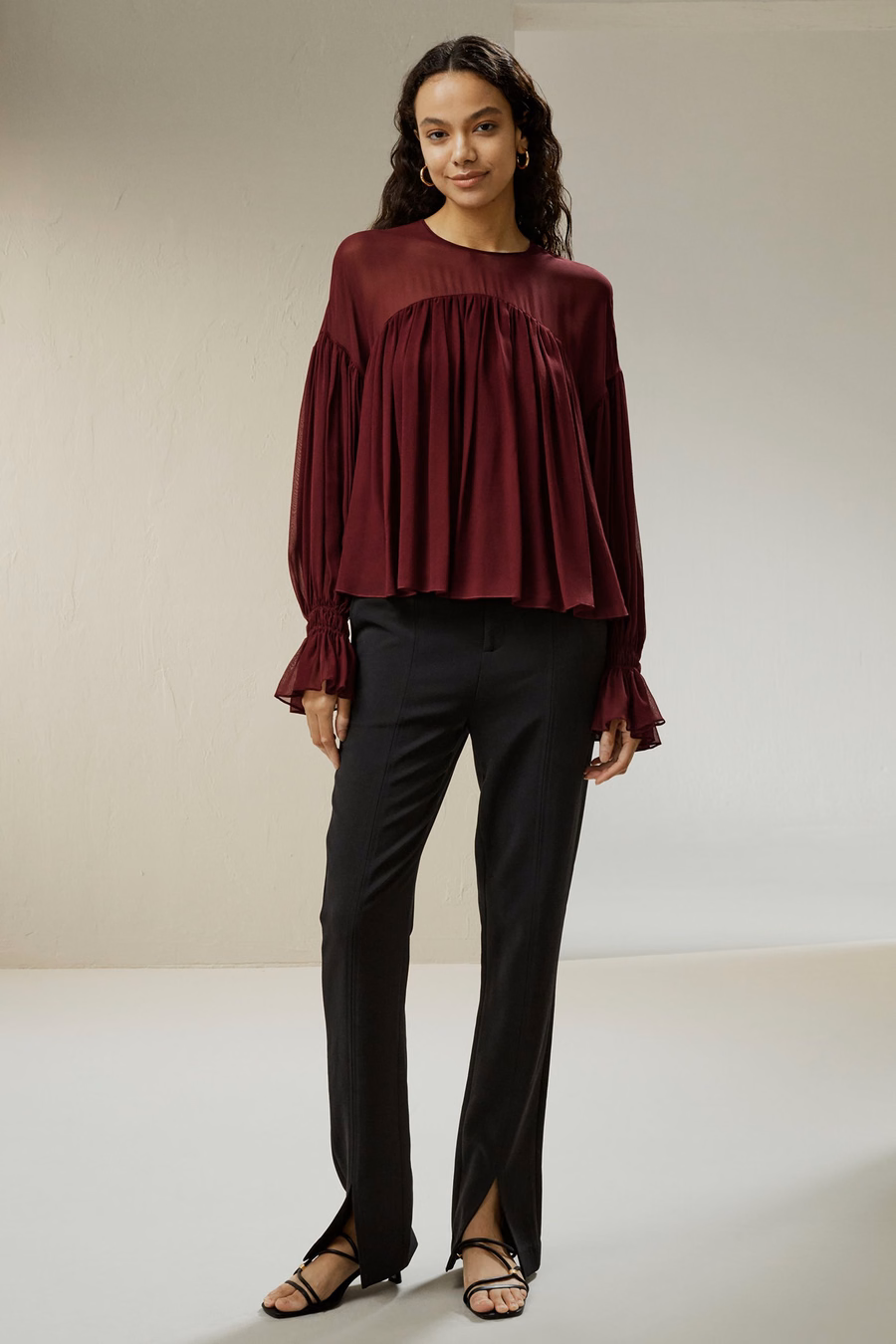 Doorzichtige schouderruffle blouse