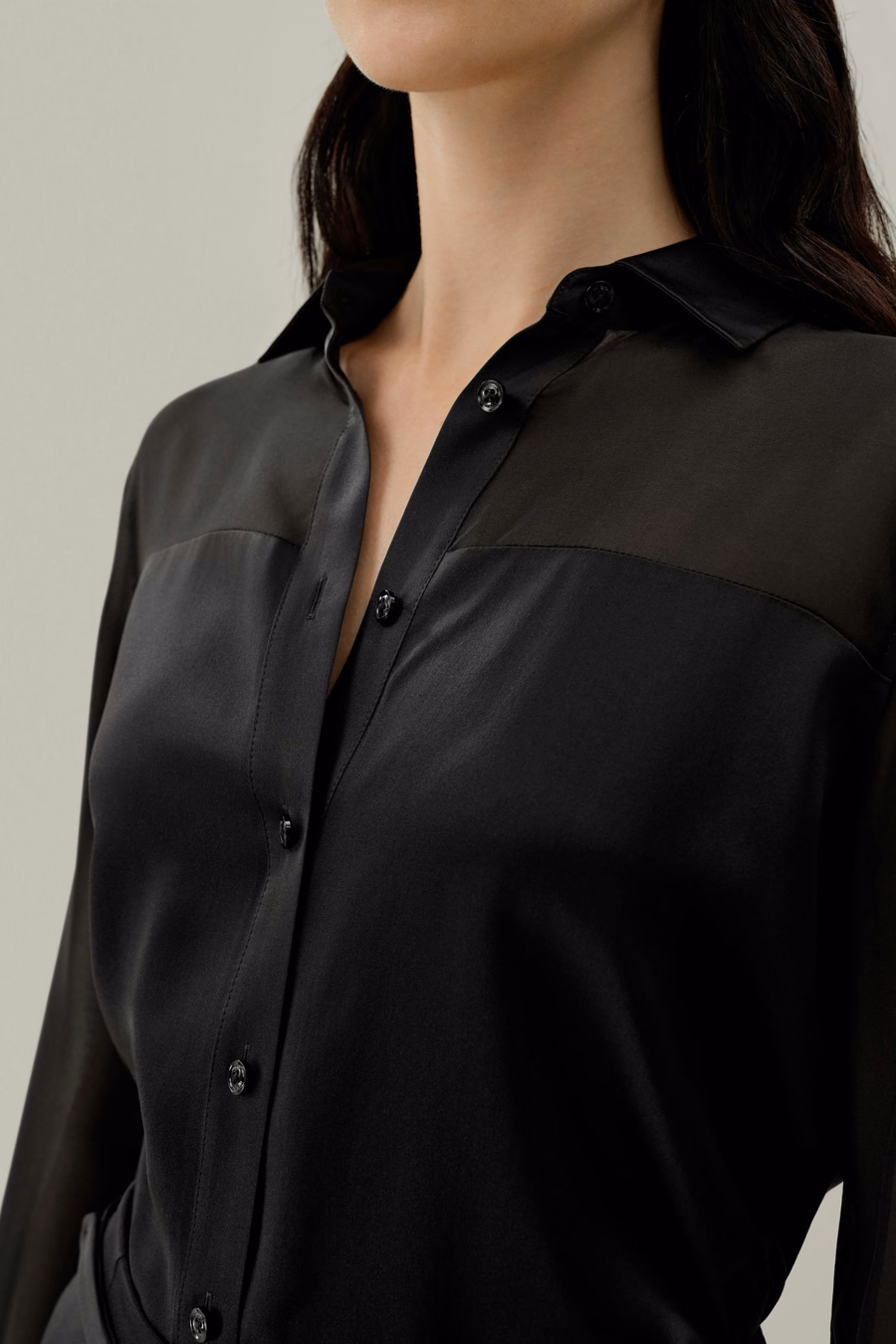 Knop-down zijde organza blouse